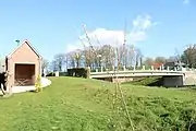 Le pont sur le canal de la Sambre à l'Oise.