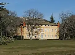 Le nouveau château du XVIIIe siècle.