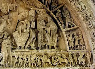 Groupe d'apôtres à droite du Christ (1120-1140). Calcaire, portail central, tympan.