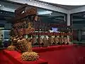 Orchestre du marquis Yi de Zeng . Bois et bronze, poids total 2 500 kg. Début des « Royaumes combattants ». Wuhan, Musée de la province du Hubei