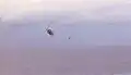 Un pilote se jette à la mer en abandonnant son hélicoptère