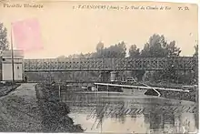 Le pont ferroviaire au-dessus  du canal (carte postale).