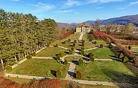 Vue générale du château et du parc.