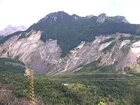 Le glissement de terrain dans la vallée du Vajont ayant détruit plusieurs villages. Erto e Casso (Italie).