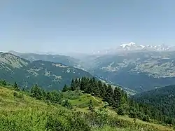 Vue du val d'Arly depuis le Praz Vechin au sud-ouest.