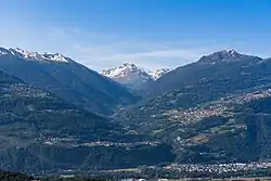 L'entrée du val de Nendaz vu depuis le château de la Soie.