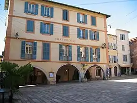 Place des Arcades