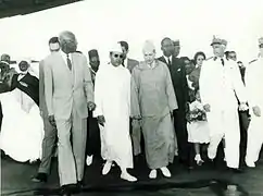 Visite à Dakar du roi du Maroc Mohamed V et de son fils Hassan II (1960) - Lamine Gueye, Hassan II, Mohamed V, Valdiodio N'diaye, x