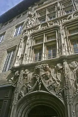 Détails de la façade Renaissance de la Maison des Têtes