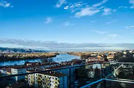 Vue vers le nord depuis la terrasse supérieure du musée.