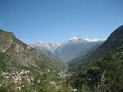 Vue sur la vallée de Viège depuis le sommet de Stalden.