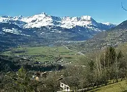 Vue de la vallée entre Saint-Gervais-les-Bains et Sallanches (en arrière-plan).