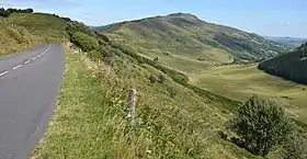 Puy de Niermont et vallée de l'Impradine.