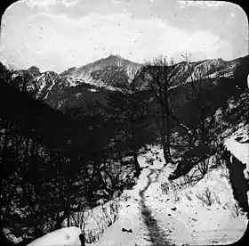 Vallée du Lys et pic du Céciré en hiver.