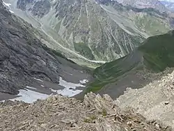 Vue depuis le col des Neyzets vers l'aval.