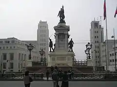Monument aux héros de la bataille d'Iquique, place Sotomayor