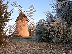 Le moulin de Bagor en automne.