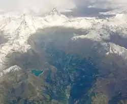 Vue aérienne du haut Valtournenche et du Cervin