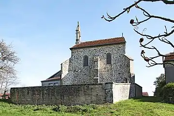 Chapelle et enclos côté forêt (sud-ouest).