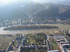 Photo aérienne de l'île Vas-t'y-Frotte sur la Meuse