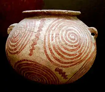 Vase à spirales.Musée d'art et d'archéologie de Laon