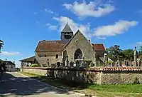 L'église et le cimetière.