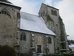 Le côté nord de l'église.