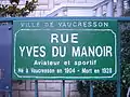Plaque de la rue Yves-du-Manoir à Vaucresson (Hauts-de-Seine).