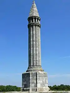 Le monument Barrès.