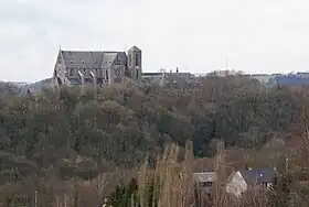 La basilique Notre-Dame, sur la colline de Chèvremont.