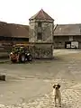 Tour pigeonnier de ferme.