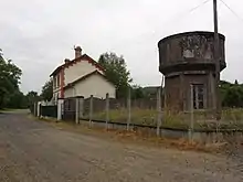 Ancienne gare et château d'eau.