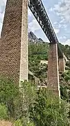 Vue des piles en maçonnerie de moellons.