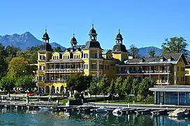 Schloss Velden, au bord du lac