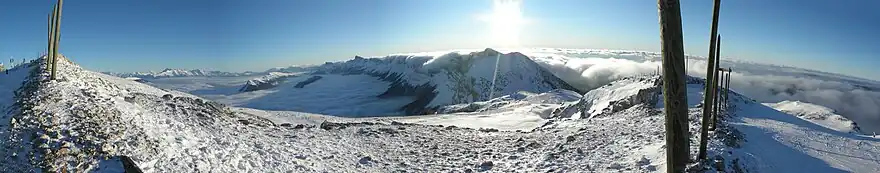 Vue panoramique depuis les pistes de ski.