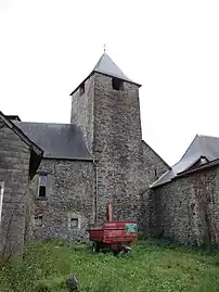 Tour de l'église, côté cour intérieure.