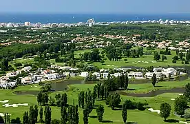 vue aérienne du golf et de la Grande-Motte.