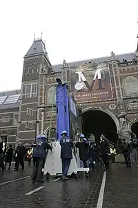 Transport dans l'aile sud du Rijksmuseum, 11 décembre 2003.