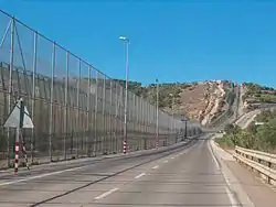 Barrière de Melilla vue du côté espagnol