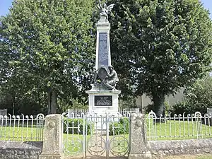 Léon Auguste Perrey, Monument à Marguerite Boucicaut (1889), Verjux, vue d'ensemble.