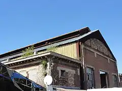 Bâtiment des bains-douches et vestiaires.