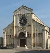 Façade harmonique, basilique de Vérone