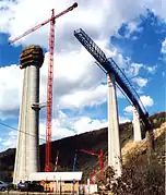 Le viaduc en janvier 2002 en cours de construction.