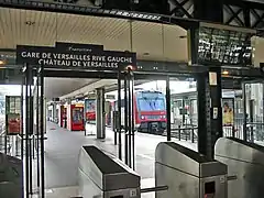 L'intérieur de la gare de Versailles-Château-Rive-Gauche.