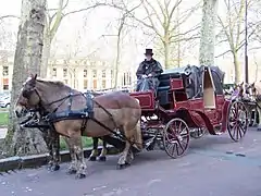 Un landau moderne à Versailles, France.