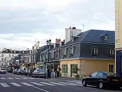 Le carré Saint-Louis, dans le quartier du même nom.