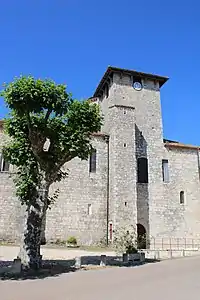 Le clocher sud et son horloge.