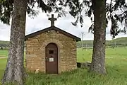 La chapelle Notre-Dame de Pitié au bord de la D674.