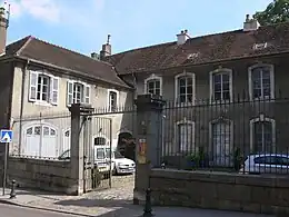 Hôtel Lyautey de GenevreuilleL'hôtel en totalité, y compris la cour et le jardin.