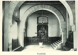 Le vestibule, brochure du lycée de la fin du XIXe siècle (phot. J. David).